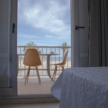 Apartamento Precioso En 1º Linea De La Solo Familias