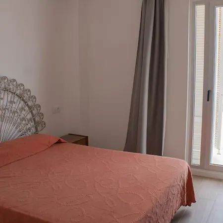 Apartamento Precioso En 1º Linea De La Solo Familias